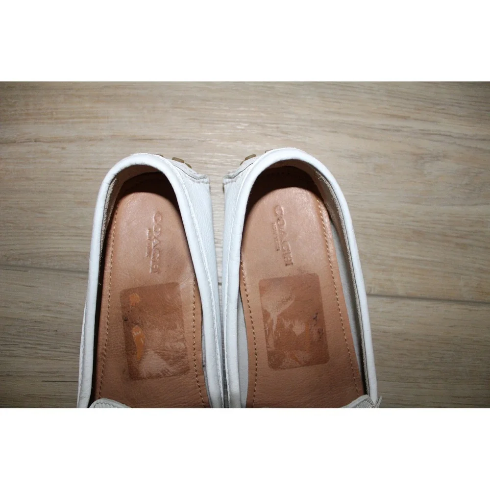 Coach Nicola White Pebbled Leather Driver Loafers Womens 8.5 Silver Logo Q1873